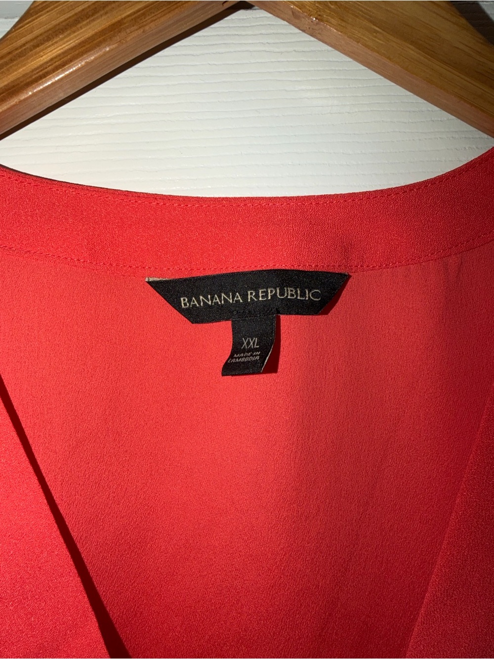 Banana Republic Red V-Neck Cap Sleeve Blouse - Picture 4 of 6